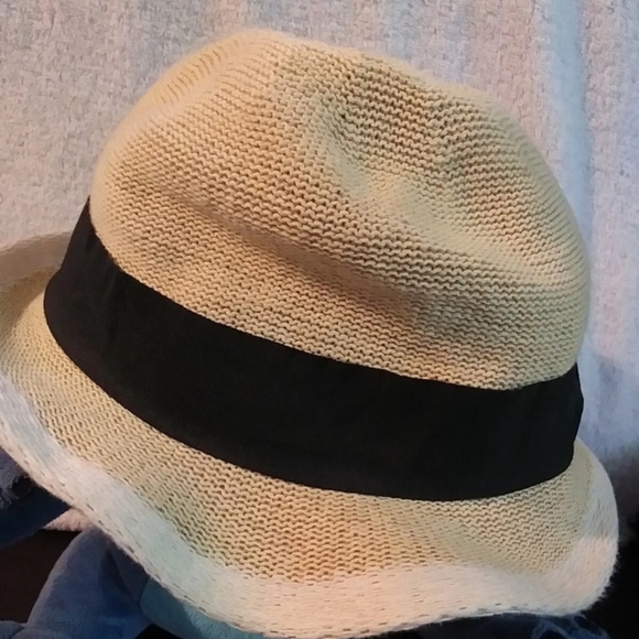Forever 21 UNISEX Woven Bucket Fedora Natural w/ Black Band. - Picture 3 of 5